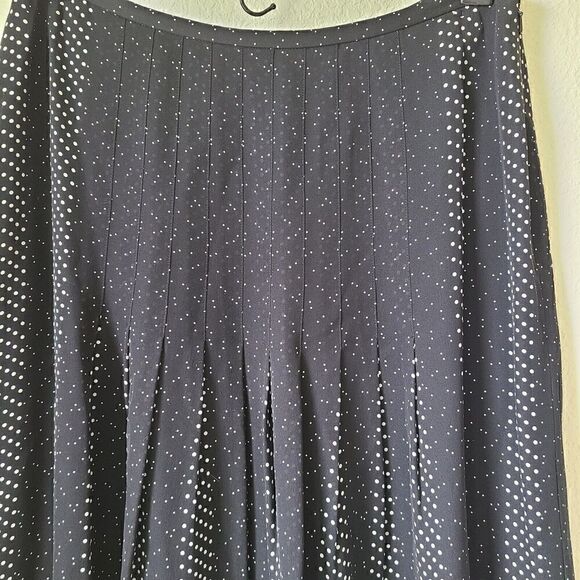 Talbots Womens 10 Petite Black White Polka Dot 100% Silk Skirt Lined Pleated - Picture 3 of 9